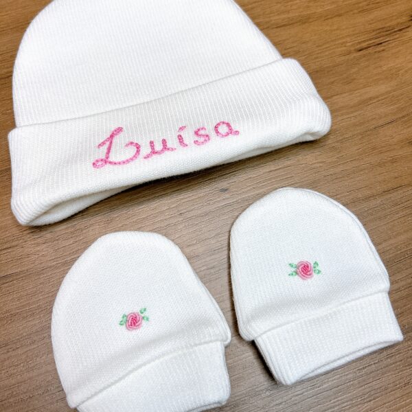 KIT-GORRO-LUVA-PERSONALIZADO-ALGODÃO-BEBE1