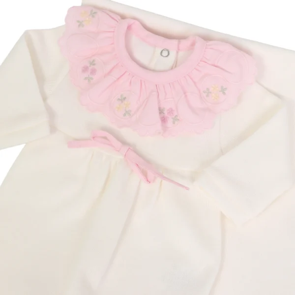 Macacão Melina off-white com gola rosa