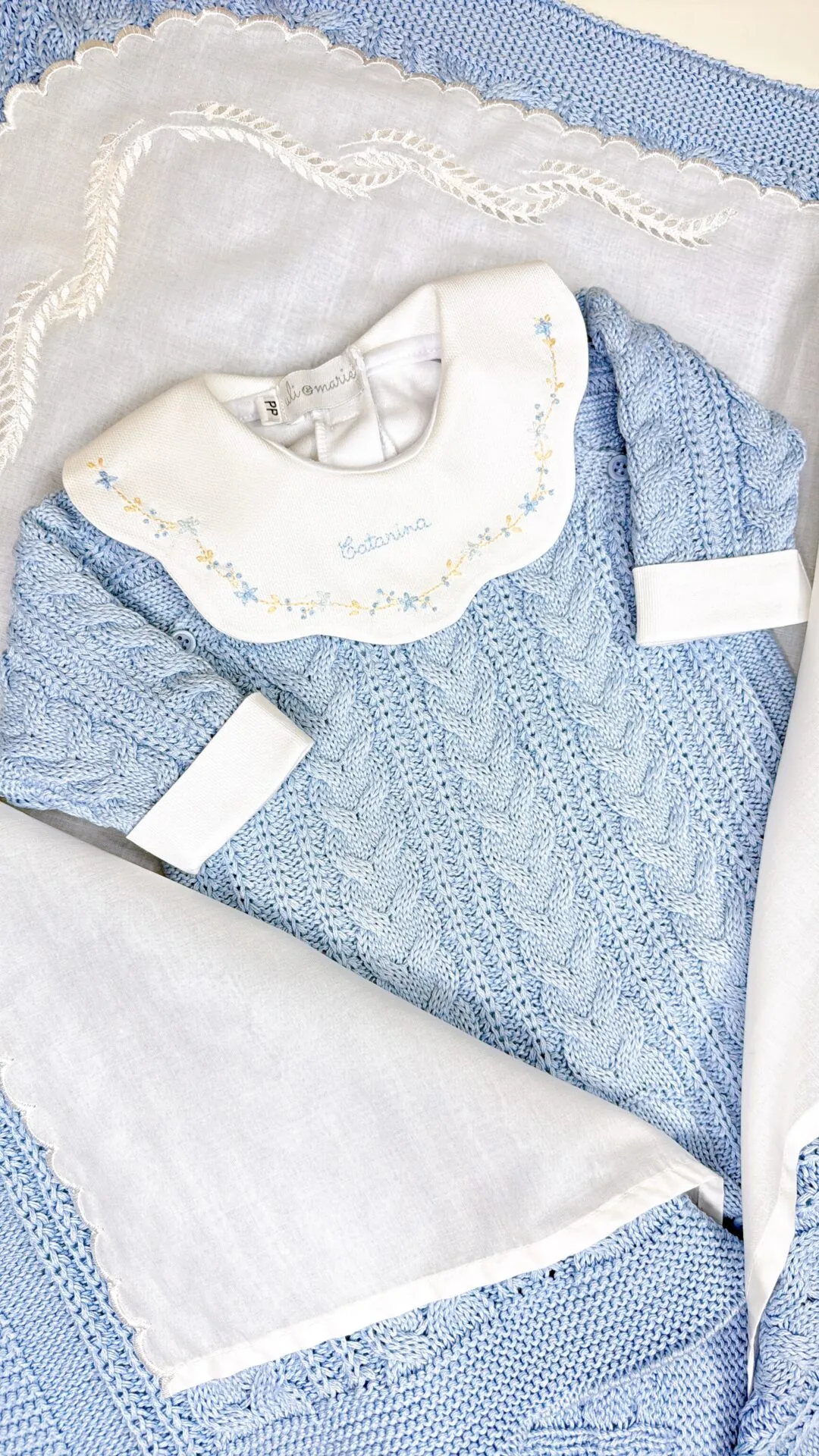 Saída Maternidade Encanto azul bebê - 3 peças - Imagem 4