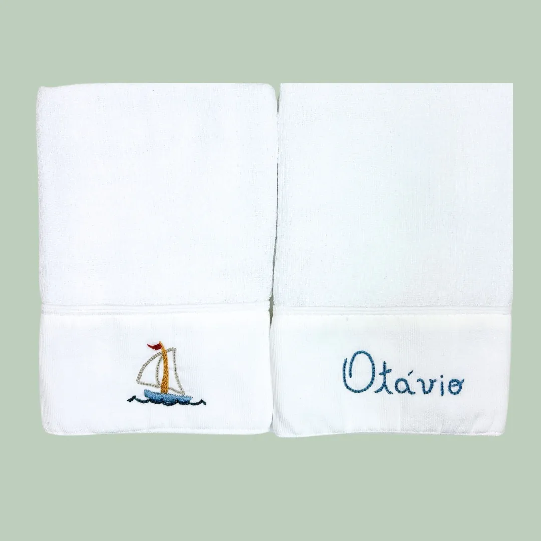 kit-com-duas-fraldinhas-de-boca-personalizadas-menino