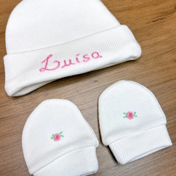 KIT-GORRO-LUVA-PERSONALIZADO-ALGODÃO-BEBE1