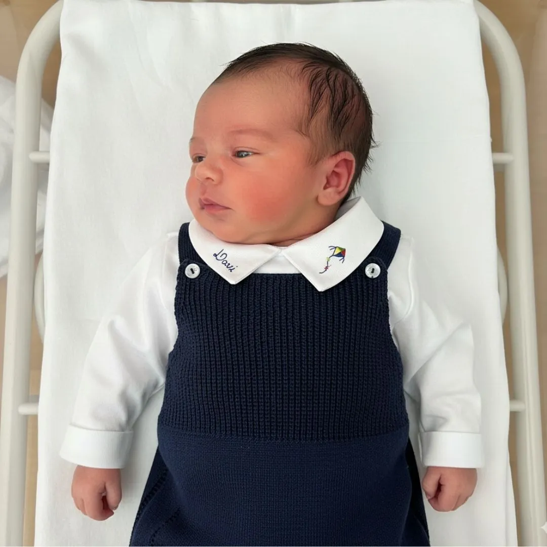 Saída Maternidade Bambu marinho com Body pipa - 3 peças - Imagem 2